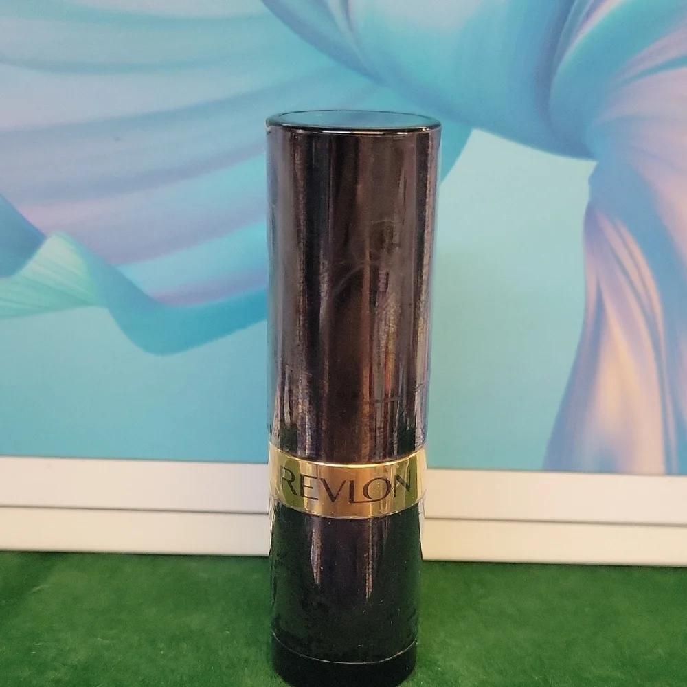 Revlon sleek lipstick